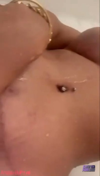 Soleiloff - Nude Shower Video Leaked