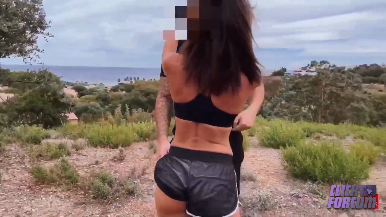 Vittoria Divine Sextape Séance de Sport au Sommet dune Colline Vidéo Porno Leaks