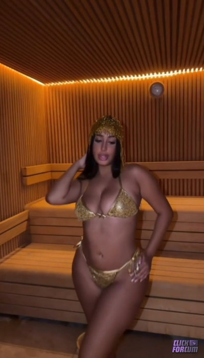 Luxy Capi - Je Profites Du Sauna #1