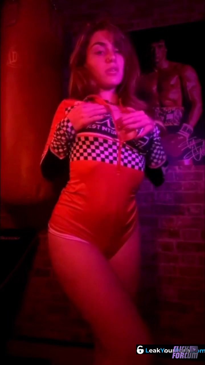 Carla Vyxx 25 May 2025 Liveshow Nude Video Leaks thumbnail