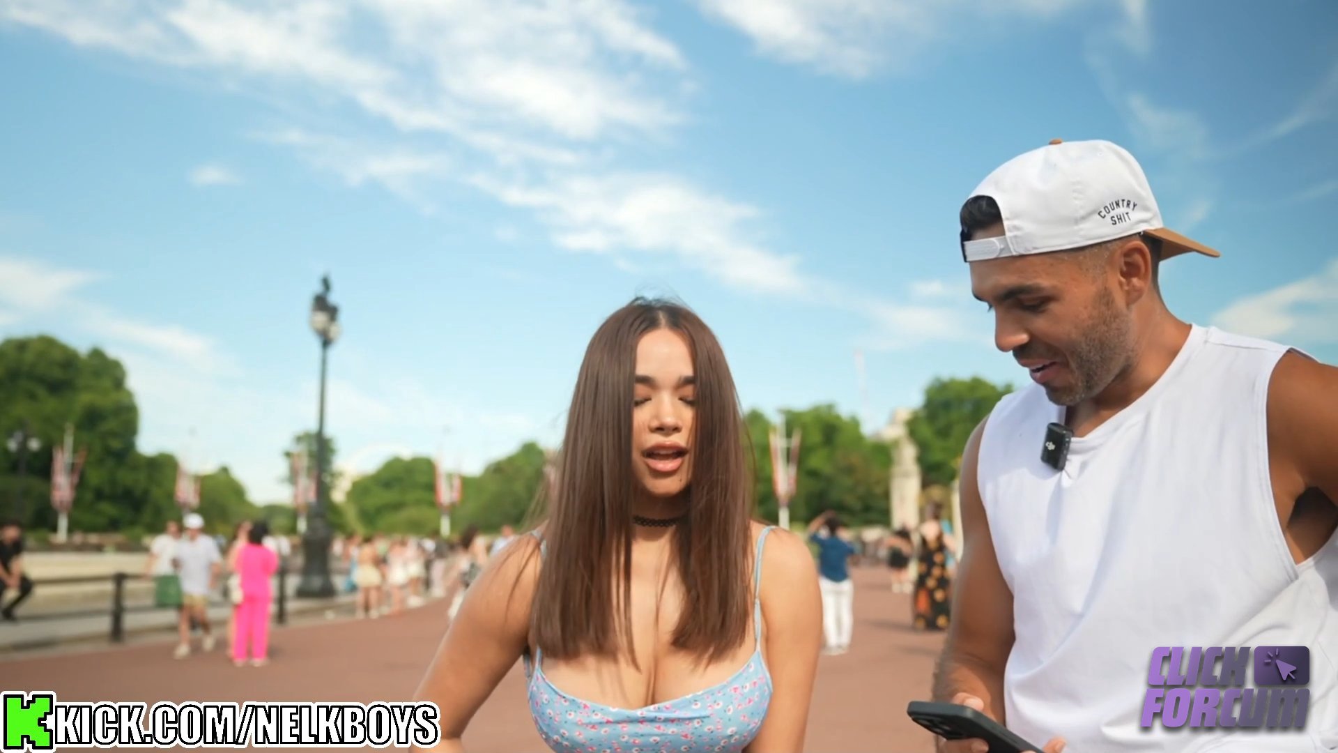 Lela Sohna - Je Donne mon String Rouge pour Nelkboys en Live sur Kick