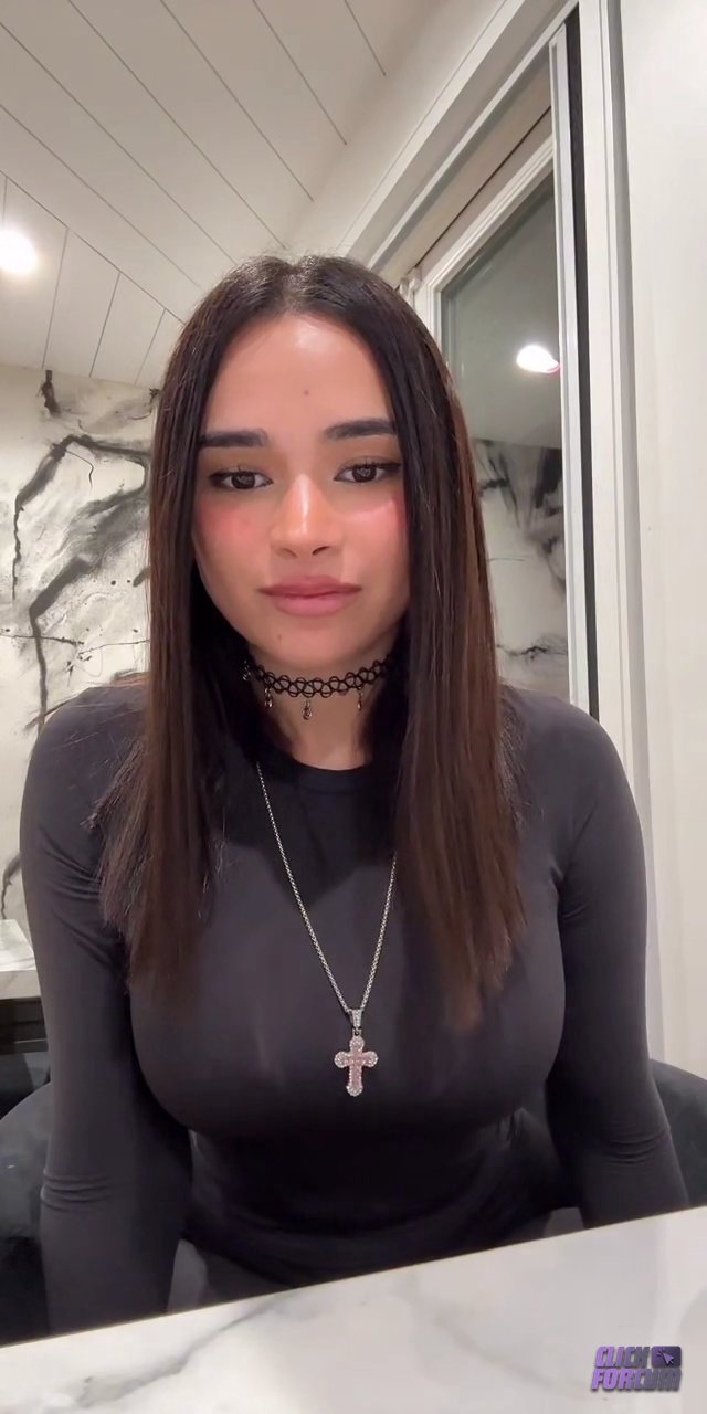 Lela Sohna - Je Live sur TikTok dans ma Cuisine