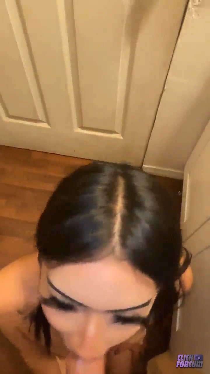 Petite latina full face qui suce