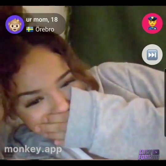 Une Fille fait la Tapin sur MonkeyApp