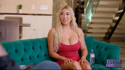 Lena The Plug Sextape Threesome Elles Se Font Baiser Sur le Canapé Plugtalk Vidéo Porno Leaks