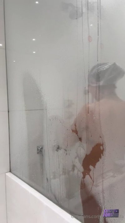 Mia Khalifa Flaunts Her Boobs During Morning Routine