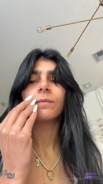 Mia Khalifas GRWM Seduction