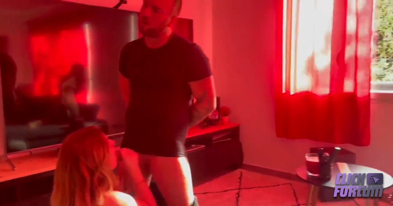 Rover   Sextape Cuckold Regarde Son Mari Klem Rover Se Faire Plaisir