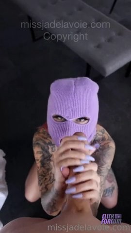 Masked JadeLavoie Takes A CIM