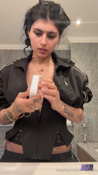 Mia Khalifas Intimate Night Routine