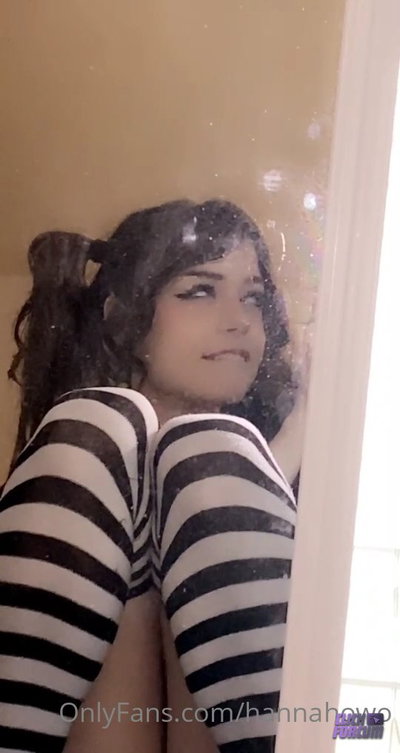 Hannah Owo - Do You Like my Outfit ?