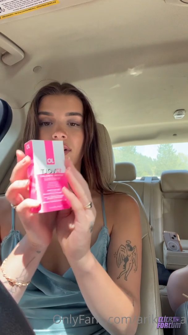 Arikytsya (Ariktsya) - Unboxing my new Sextoy in my Car